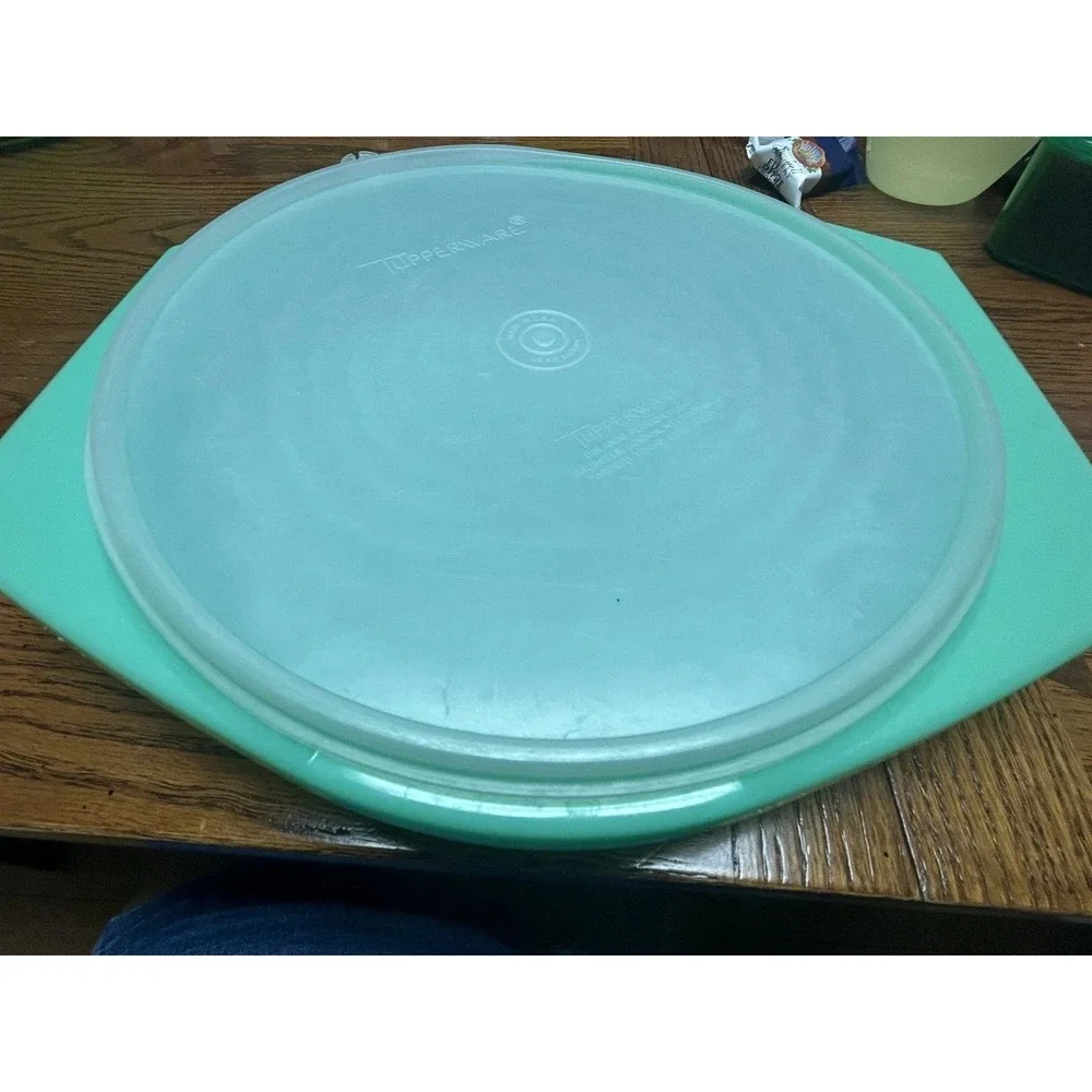 2 Vintage‎ Tupperware Round Casserole Dishes